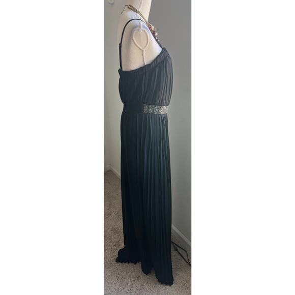 Lane Bryant Pleated Beaded Waist Front Palazzo Sleeveless Black Jumpsuit 16 - Picture 4 of 11
